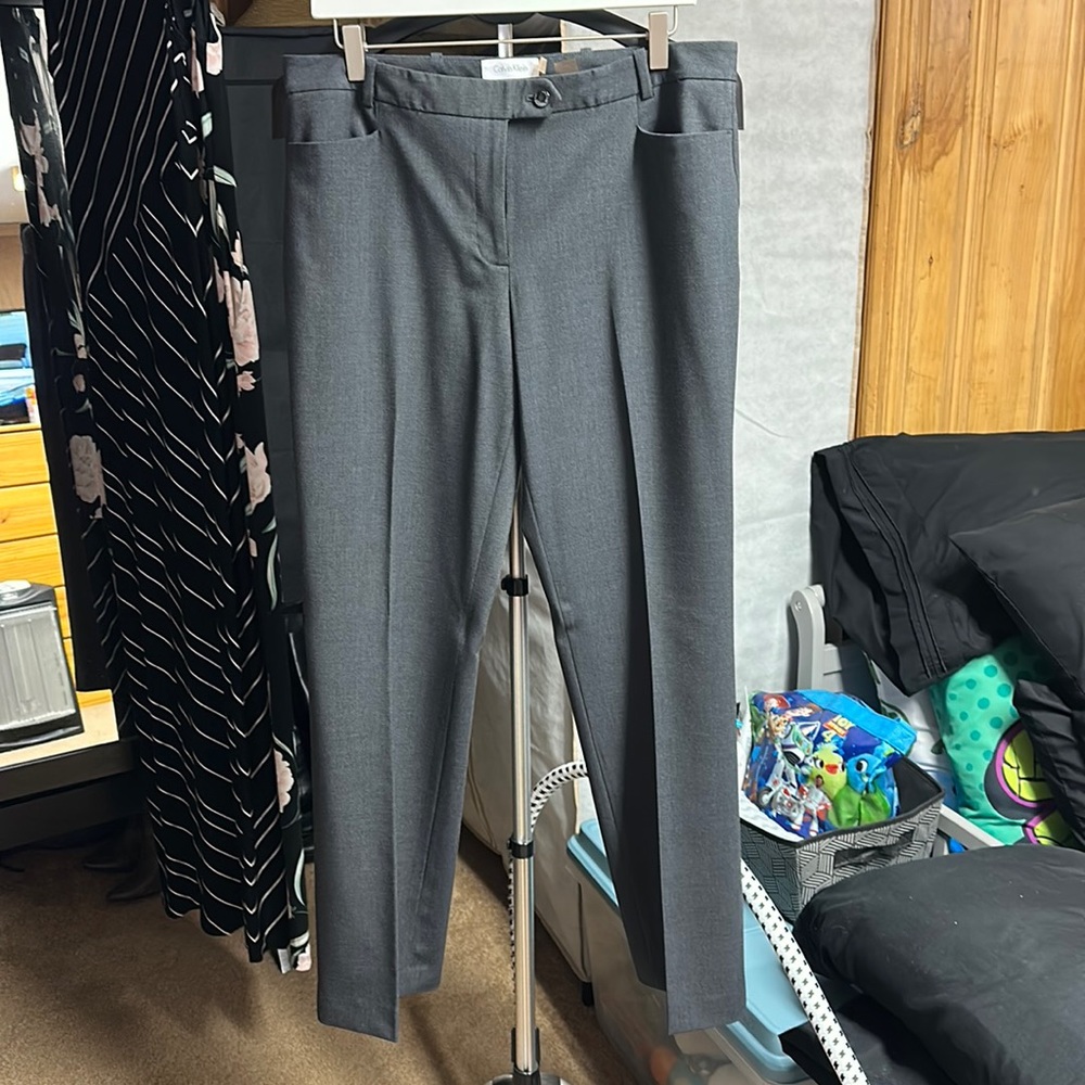 Women’s Calvin Klein dress pants. Gray color. Size 10. Modern fit.